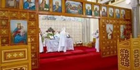 محافظ الإسكندرية يهنئ قداسة البابا تواضروس الثاني بعيد القيامة المجيد