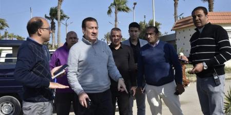 محافظ بورسعيد يتفقد الكورنيش والشاطئ استعدادًا لأعياد الربيع