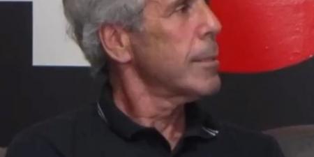 جدل واسع حول شبيه جيفري إبستين وانتشار نظريات مثيرة للجدل