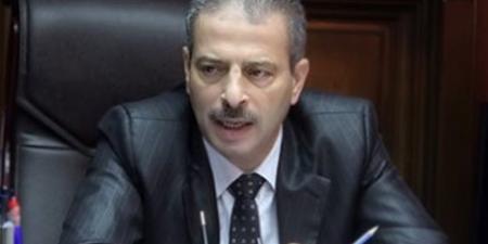 "القابضة للكهرباء" توجّه شركاتها بالموافقة على تجديد إجازات العاملين بالخارج.. بشروط