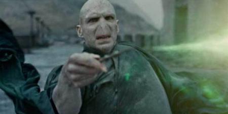 رالف فاينز يدعم ترشيح جديد لشخصية فولدمورت في مسلسل هاري بوتر