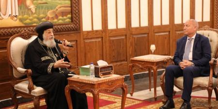 محافظ القاهرة يقدم التهاني للبابا تواضروس الثاني بمناسبة عيد القيامة