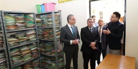 محافظ الجيزة يتفقد مقر الجهاز التنفيذي لمشروع الجبانات بأكتوبر