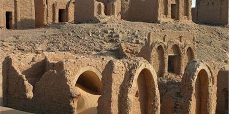 ترميم وتطوير 3 مقابر أثرية بجبانة الخوخة بالبر الغربي في الأقصر