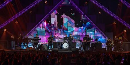 حميد الشاعري وهشام عباس وإيهاب توفيق يشعلون أجواء "أبوظبي" في ليلة كاملة العدد