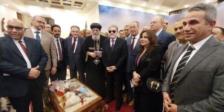 رئيس الوفد يزور الكاتدرائية لتقديم التهنئة لقداسة البابا تواضروس الثانى بمناسبة عيد القيامة المجيد