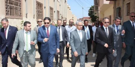 محافظ بني سويف يقدم التهاني بعيد القيامة