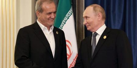 بوتين لـ بزشكيان: روسيا مستعدة لإيجاد حل سلمي للنزاع الإيراني