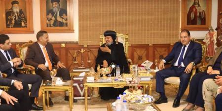 محافظ القليوبية يهنئ الأنبا مرقس بمطرانية شبرا الخيمة بعيد القيامة المجيد