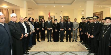 محافظ الجيزة يزور مطرانية أكتوبر وأوسيم مهنئًا بعيد القيامة المجيد