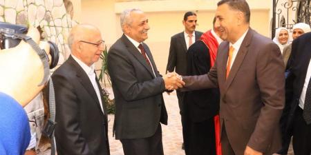 محافظ القليوبية ومدير الأمن يهنئان الكنيسة الإنجيلية ببنها بمناسبة عيد القيامة المجيد