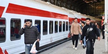 إقبال جماهيري ملحوظ على “قطار النزهة” لقضاء عطلة شم النسيم بالإسكندرية