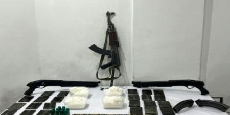 مصرع 3 عناصر وضبط ترسانة أسلحة ومخدرات بـ 100 مليون جنيه