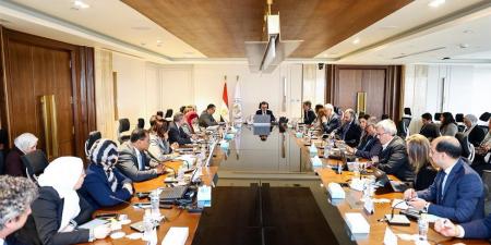 وزير التخطيط يبحث مع البنك الدولي تعزيز الشراكة الاستراتيجية