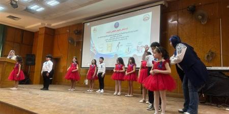 مكتبة مصر العامة ببنها تحتفل باليوم العالمي للتوحد.. صور