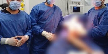 نجاح جراحة دقيقة لتركيب "نصف مفصل أسمنتي" بمستشفى العدوة