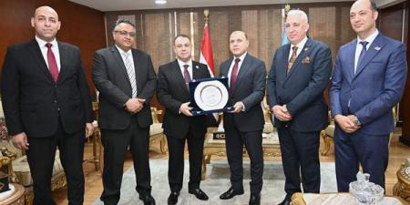 محافظ الغربية يستقبل مجلس إدارة نادي قضاة طنطا لتعزيز التعاون المشترك