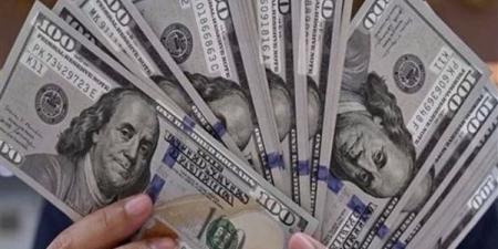 استقرار حذر.. تحركات طفيفة لسعر الدولار مقابل الجنيه اليوم
