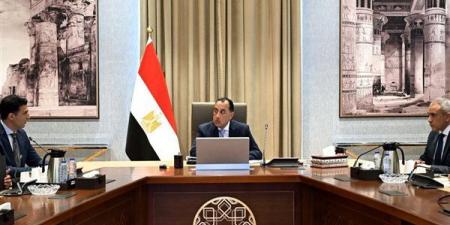 رئيس الوزراء يُتابع مستجدات البرنامج الوطني لتنمية صناعة السيارات