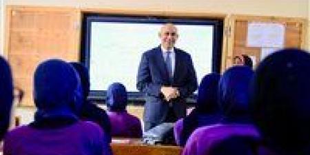 جولة مفاجئة لوزير التعليم في الجيزة.. متابعة ميدانية لضبط العملية التعليمية داخل المدارس