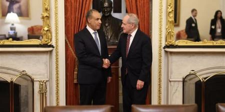 تعزيز العلاقات المصرية الأمريكية.. وزير الخارجية يلتقي رئيس لجنة العلاقات الخارجية في الكونجرس