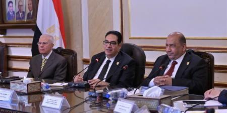 توجيهات جديدة من رئيس جامعة القاهرة خلال اجتماع مجلس شئون التعليم والطلاب
