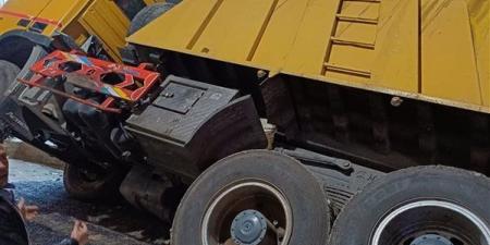 سقوط حمولة "أسفلت ساخن".. بغرب الاسكندرية يتسبب باعاقة المرور