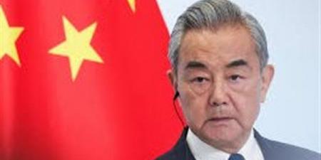 وزير الخارجية الصيني يؤكد دعم بلاده لمحادثات السلام ووقف إطلاق النار