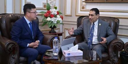 مباحثات لتعزيز التعاون بين جامعتي القاهرة ونورث ويست الصينية
