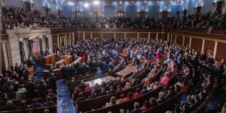 النواب الأمريكي يرفض قرارا يمنع توجيه المزيد من الضربات الأمريكية لإيران