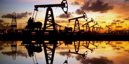 عاجل.. النفط يتراجع مع آمال استقرار الملاحة في مضيق هرمز