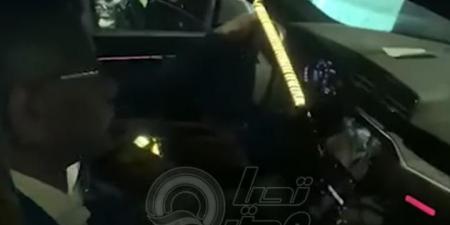 الفنان سيد رجب يدعم طليقته في عزاء والدها| صور