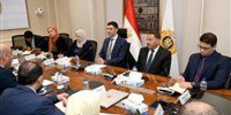 تعزيز التعاون بين وزارتي الصناعة والعمل لدعم التدريب والتشغيل في مصر