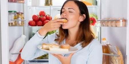 أطعمة تسرّع الشعور بالجوع وتؤثر على الوزن