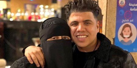 عمر كمال: والدتي منقبة ووالدي إمام مسجد.. وعملت لحام باليومية