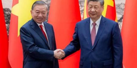 عاجل.. الصين تعرض تعزيز التعاون مع فيتنام في مشروعات السكك الحديدية