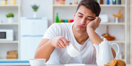 أطعمة تستهلك طاقتك وتشعر بالتعب عند تناولها