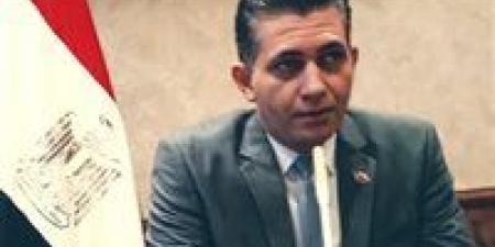 خبير: إيران حطمت الكبرياء الأمريكي وغلقها مضيق هرمز جعلها متحكمة في رقبة الاقتصاد الدولي