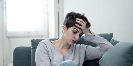 استشاري طب نفسي: الفصام والاكتئاب يحتاجان تشخيصًا وعلاجًا دوائيًا