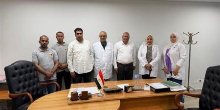 أمانة عاملان بمستشفى الغردقة العام تعيد مبلغ مالي لصاحبه