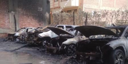 تفحم 6 سيارات في حريق "جراج الشرقية".. وانتداب الأدلة الجنائية لكشف ملابساته