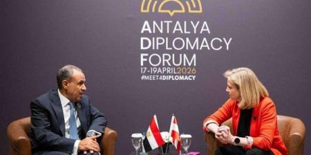 وزير الخارجية يلتقى مع نظيرته النمساوية لبحث سبل دعم العلاقات الثنائية وتناول مستجدات الأوضاع فى المنطقة