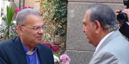 نيابة عن رئيس الوفد.. اللواء مصطفى زكريا يزور الكنيسة الإنجيلية ويهنئ الأقباط بعيد القيامة