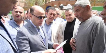 محافظ الغربية يتفقد القافلة الطبية الشاملة بقرية شقرف
