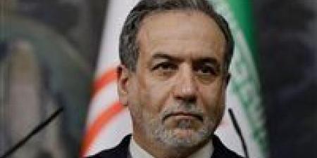 بوادر انقسام.. الحرس الثوري يهاجم تصريحات وزير الخارجية بشأن مضيق هرمز