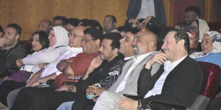 رئيس قطاع المسرح يشاهد العرض المسرحي «كازينو»