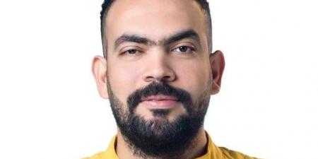 عملية مؤلمة.. خالد عليش يعلن خضوع والدته لعملية تغيير مفصل الحوض