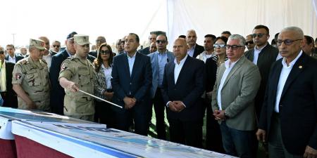 مدبولي يتفقد ميناء العريش ومبنى الغسيل الكلوي الجديد بمستشفى العريش