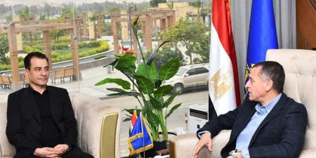 محافظ أسوان يلتقي رئيس هيئة قصور الثقافة لبحث دعم الحراك الثقافي والفني