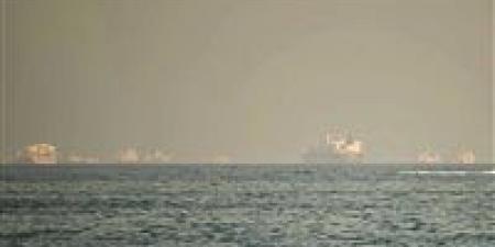 رصدتها الاستخبارات وحطمتها القذائف.. القصة الكاملة لاحتجاز السفينة الإيرانية